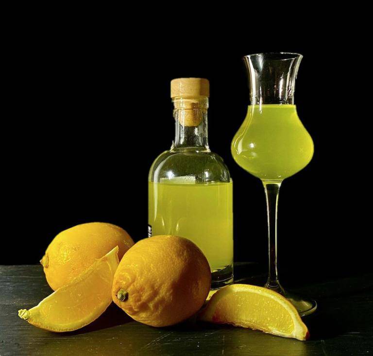 Limoen and Limoncello. image